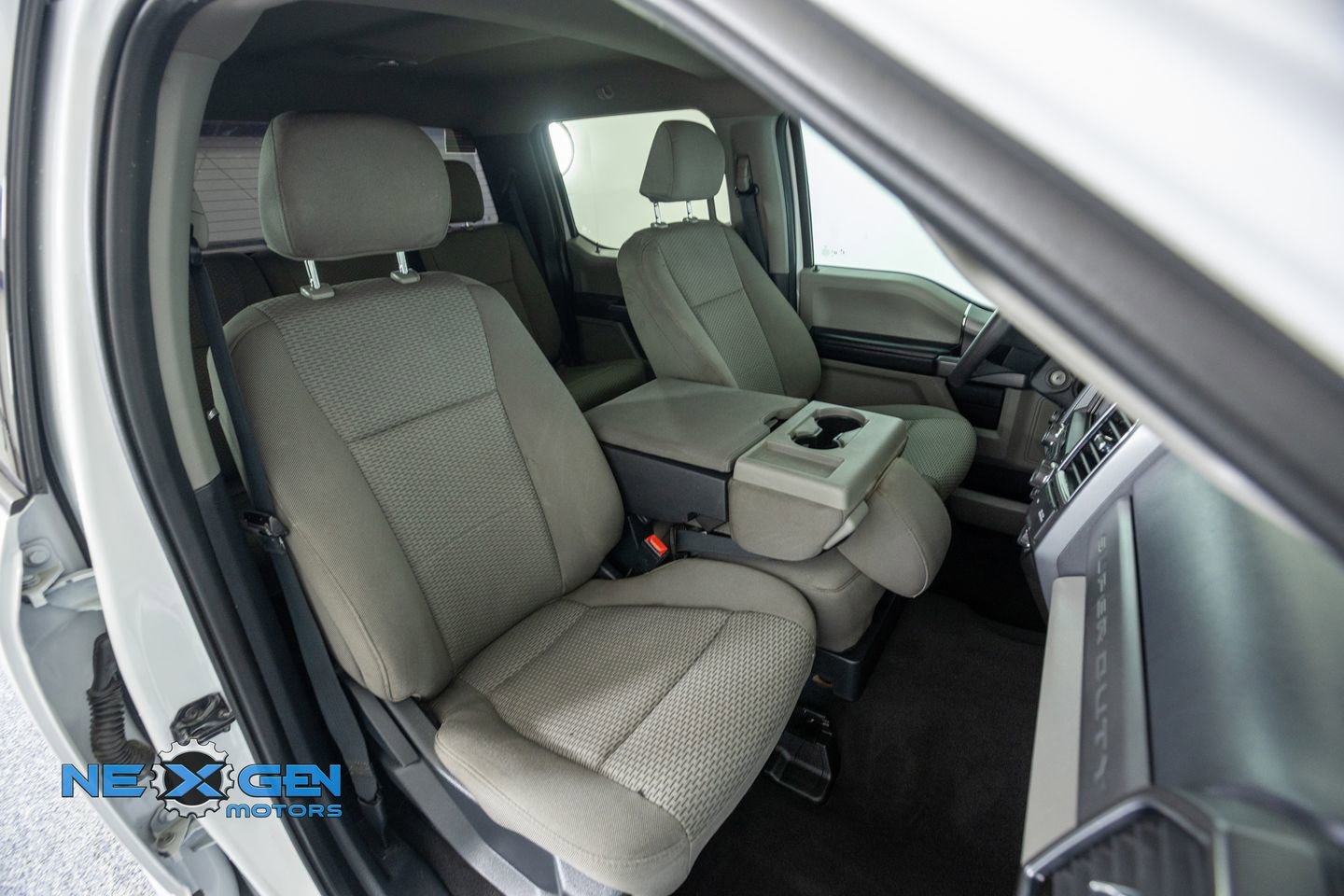 Used 2022 Ford F250 XLT w/ XLT Premium Package AWD/4WD image 46