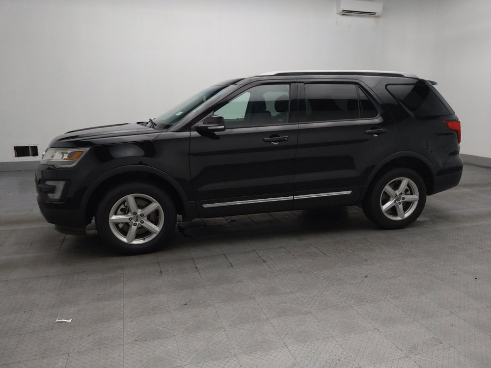 Used 2017 Ford Explorer XLT AWD/4WD image 2