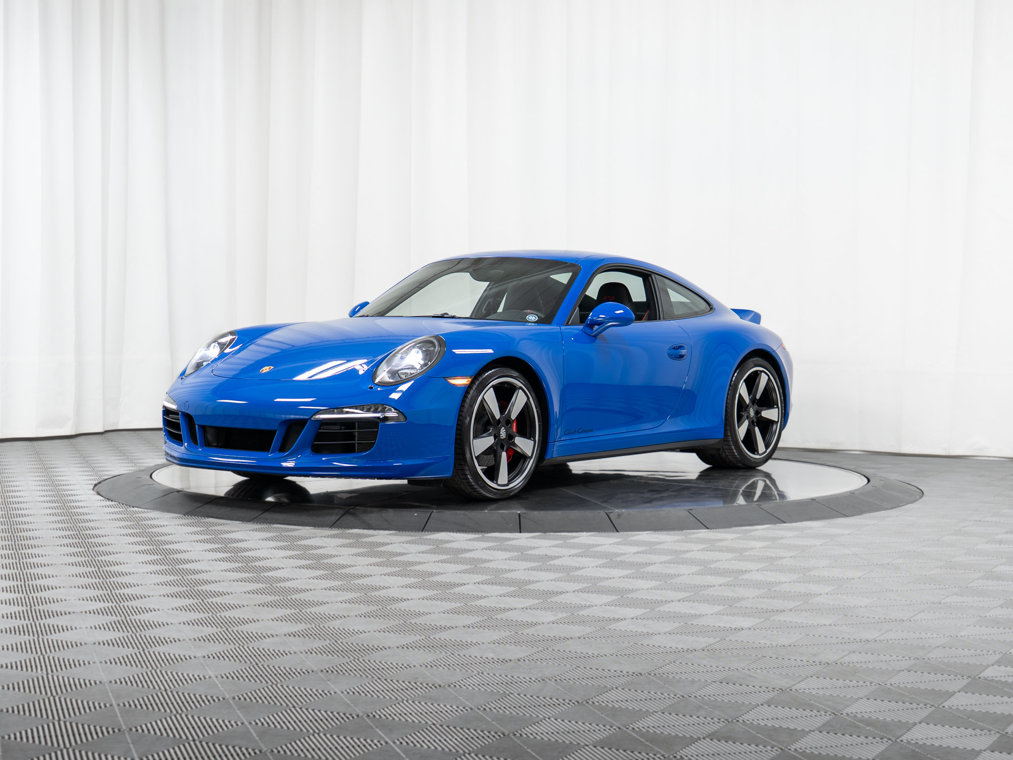 Certified 2016 Porsche 911 Carrera GTS RWD image 42