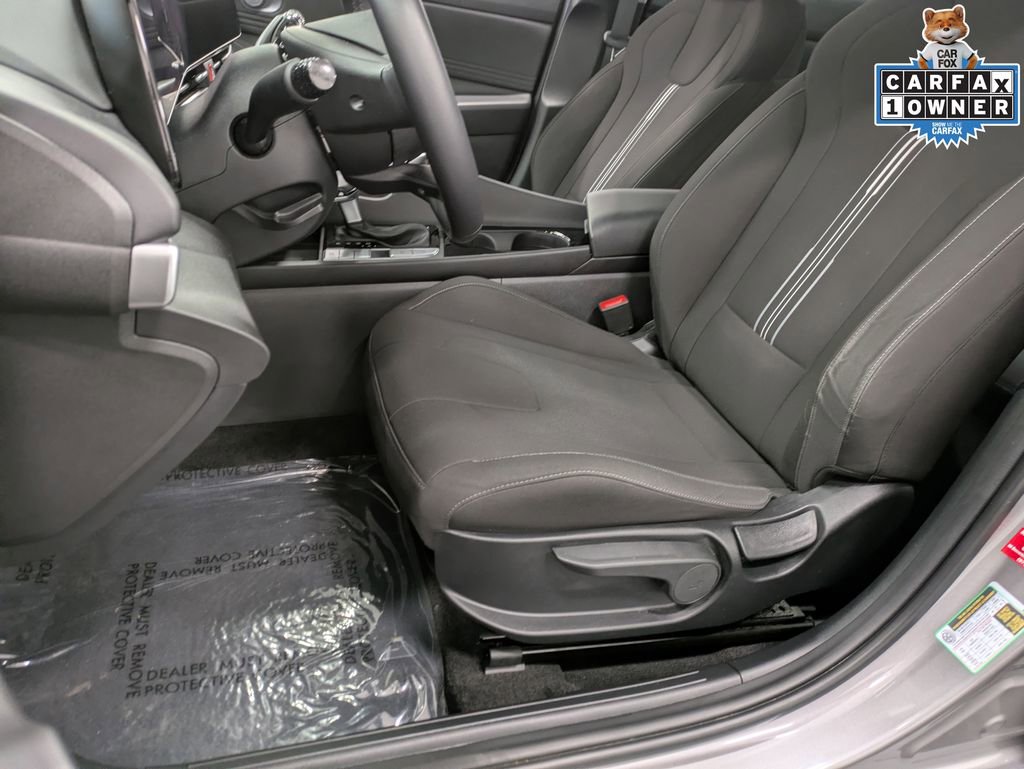 Used 2023 Hyundai Elantra SEL w/ Convenience Package image 10