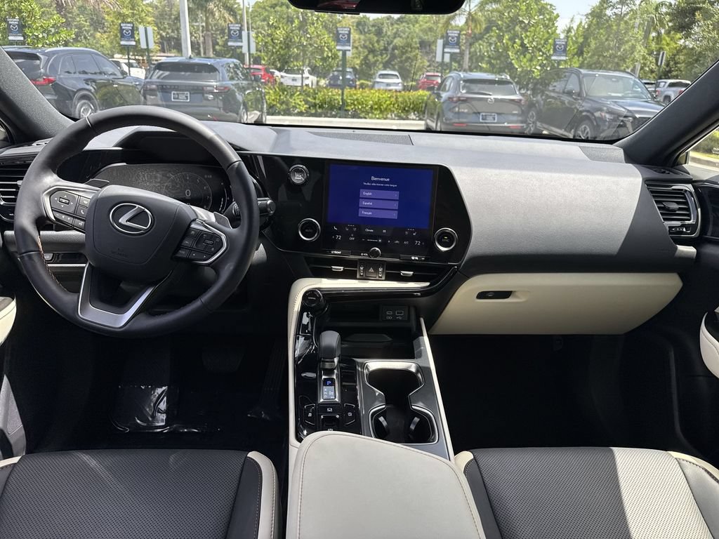 Used 2024 Lexus NX 250 FWD image 14