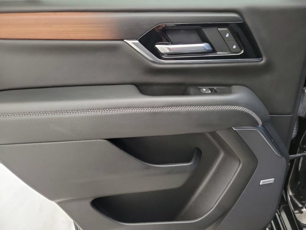 Certified 2025 GMC Yukon Denali AWD/4WD image 20