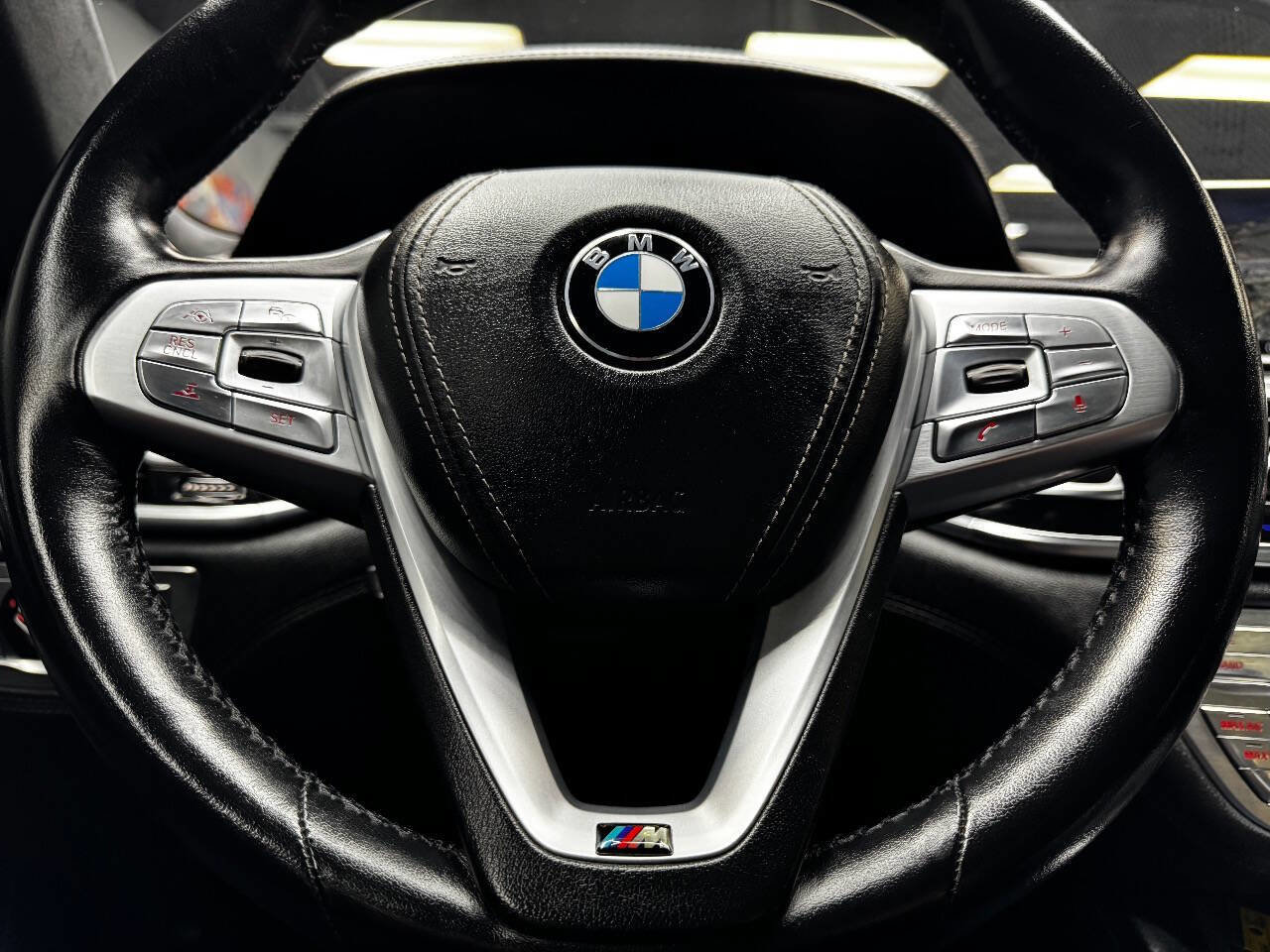 Used 2016 BMW 750i image 21