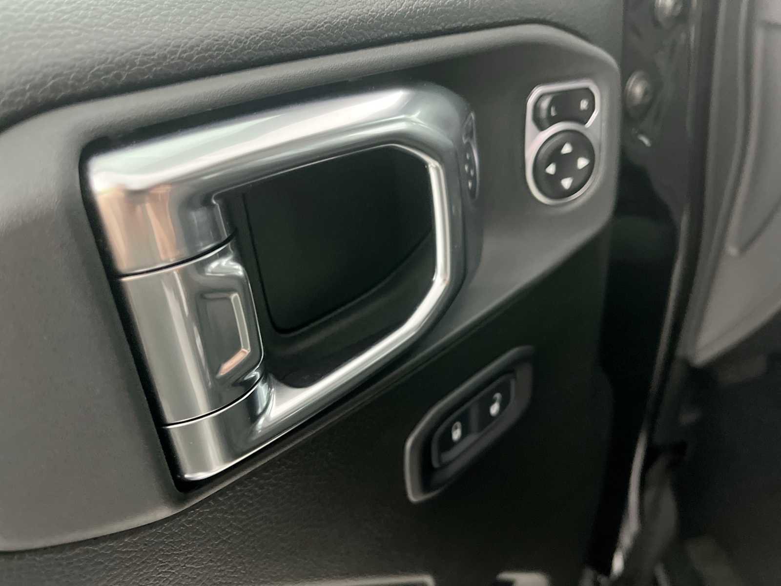 Used 2025 Jeep Gladiator Mojave w/ Convenience Group image 20