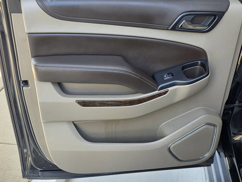 Used 2019 Chevrolet Suburban LT RWD image 36