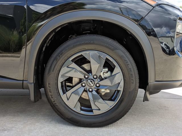 Used 2026 Nissan Rogue SV FWD image 11