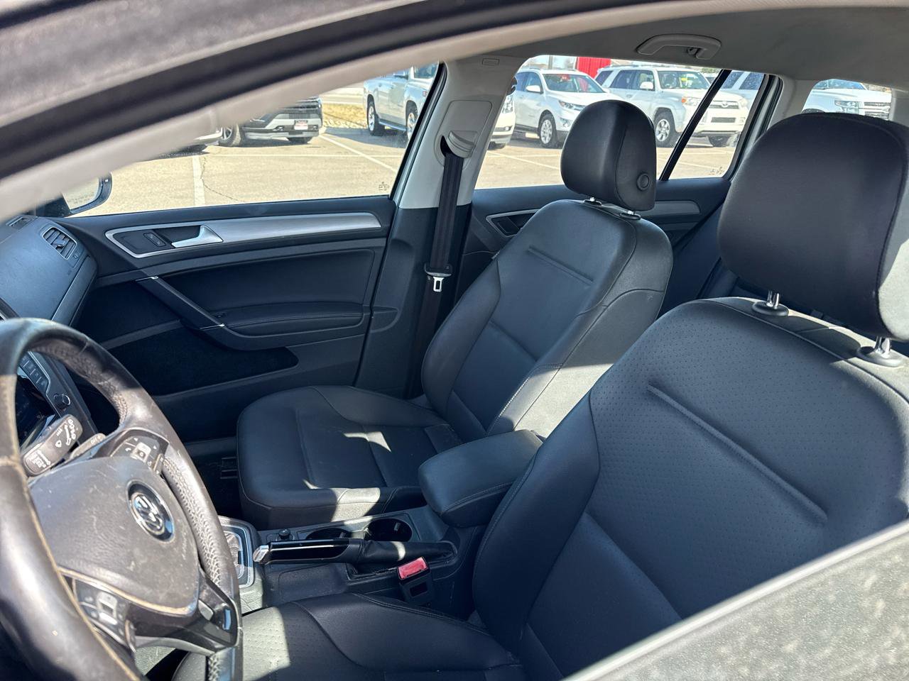 Used 2015 Volkswagen Golf TDI S image 9