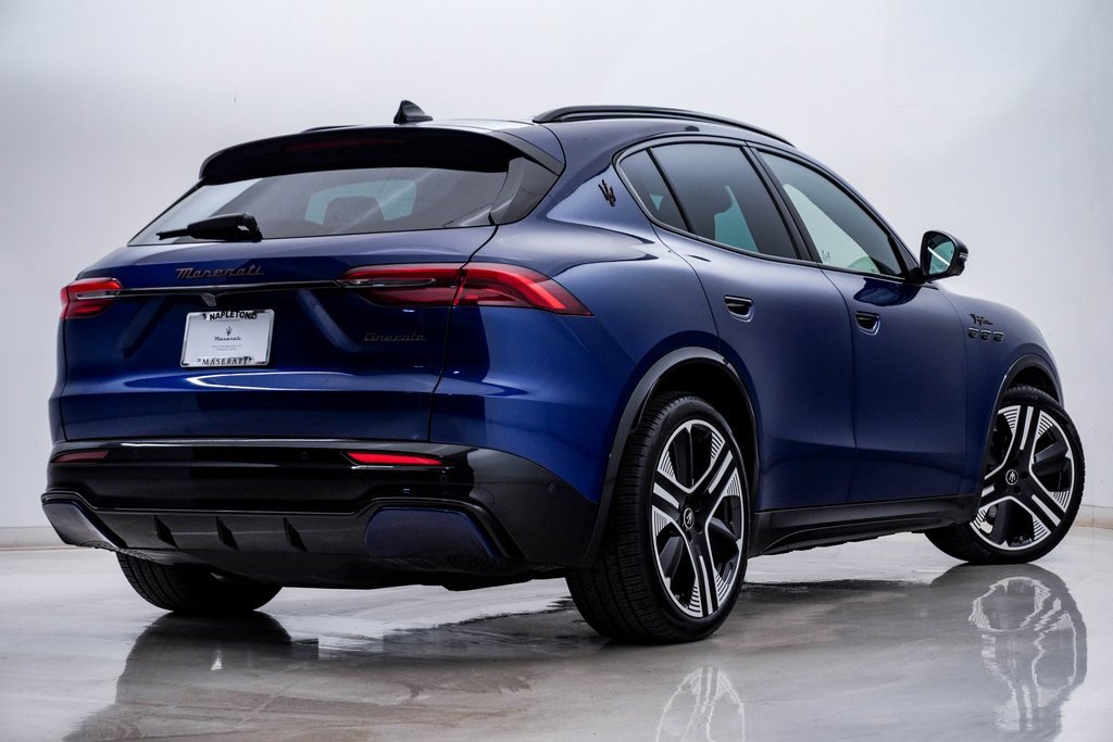 Certified 2025 Maserati Grecale Folgore image 9
