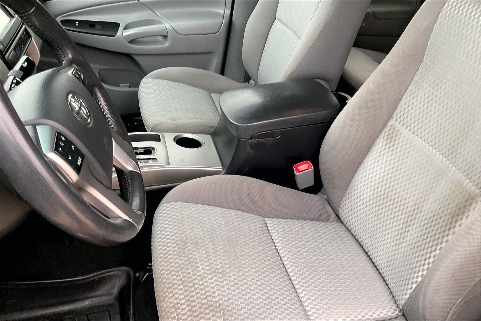 Used 2013 Toyota Tacoma PreRunner image 16