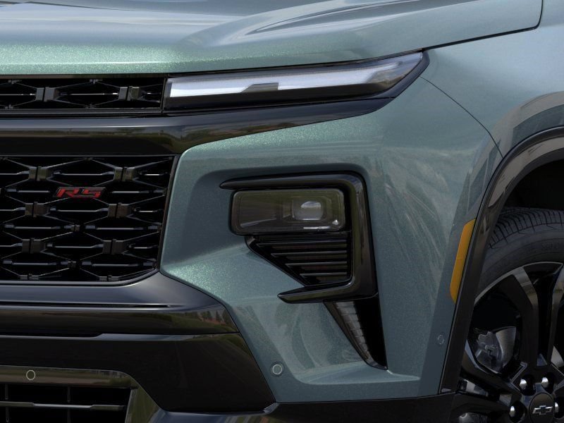 New 2027 Chevrolet Traverse RS w/ LPO, Floor Liner Package FWD image 12