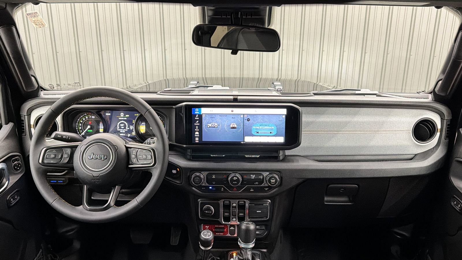 Used 2024 Jeep Wrangler Unlimited image 31
