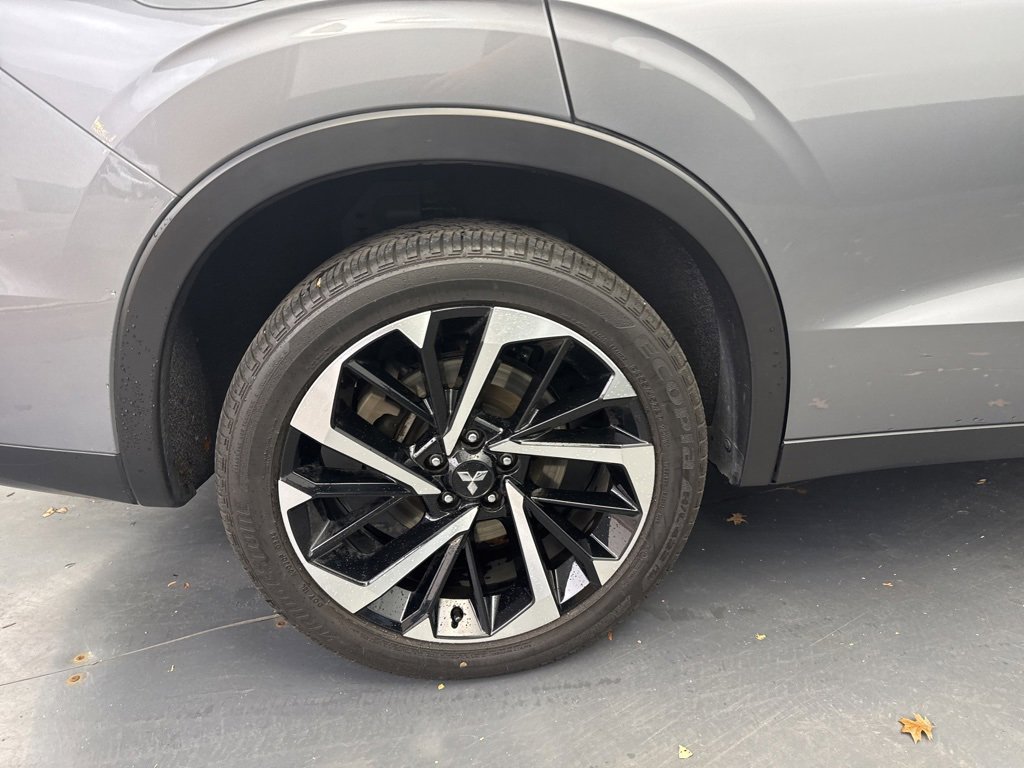 Used 2024 Mitsubishi Outlander SE image 10