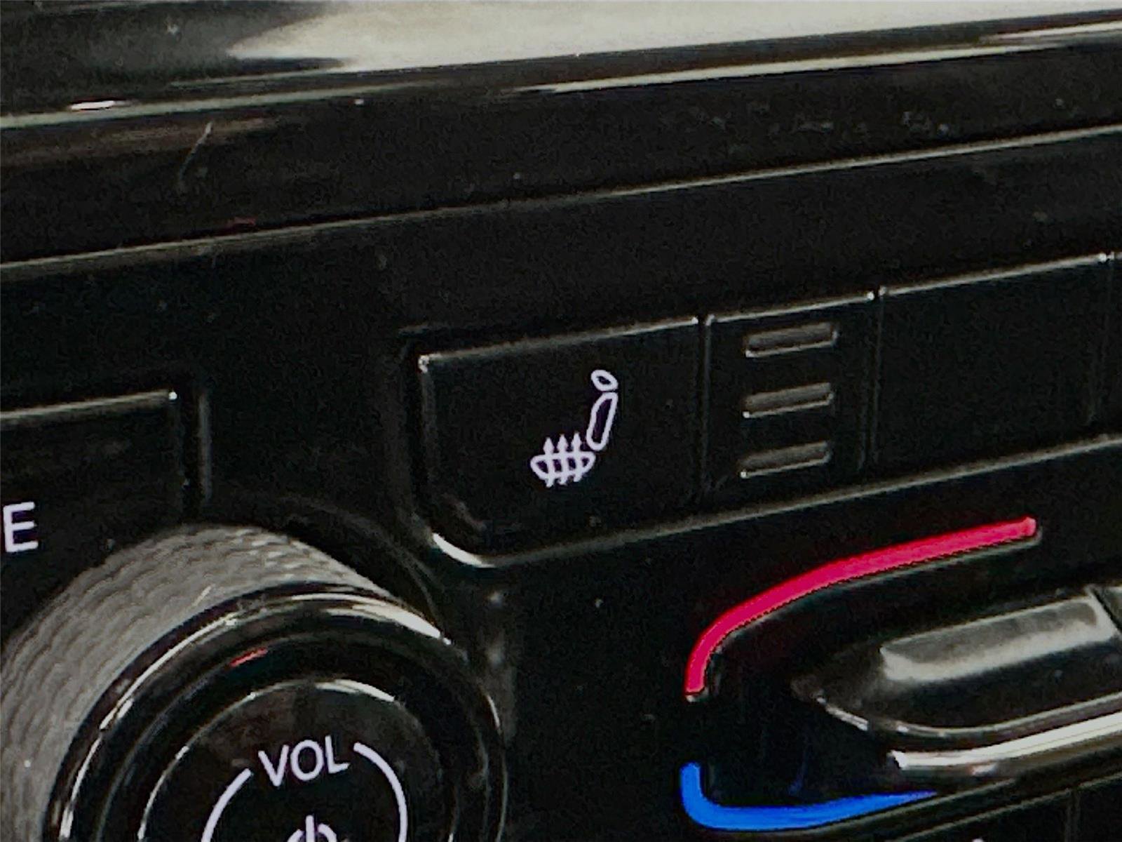 Used 2023 Jeep Grand Cherokee Laredo w/ Luxury Tech Group I image 16