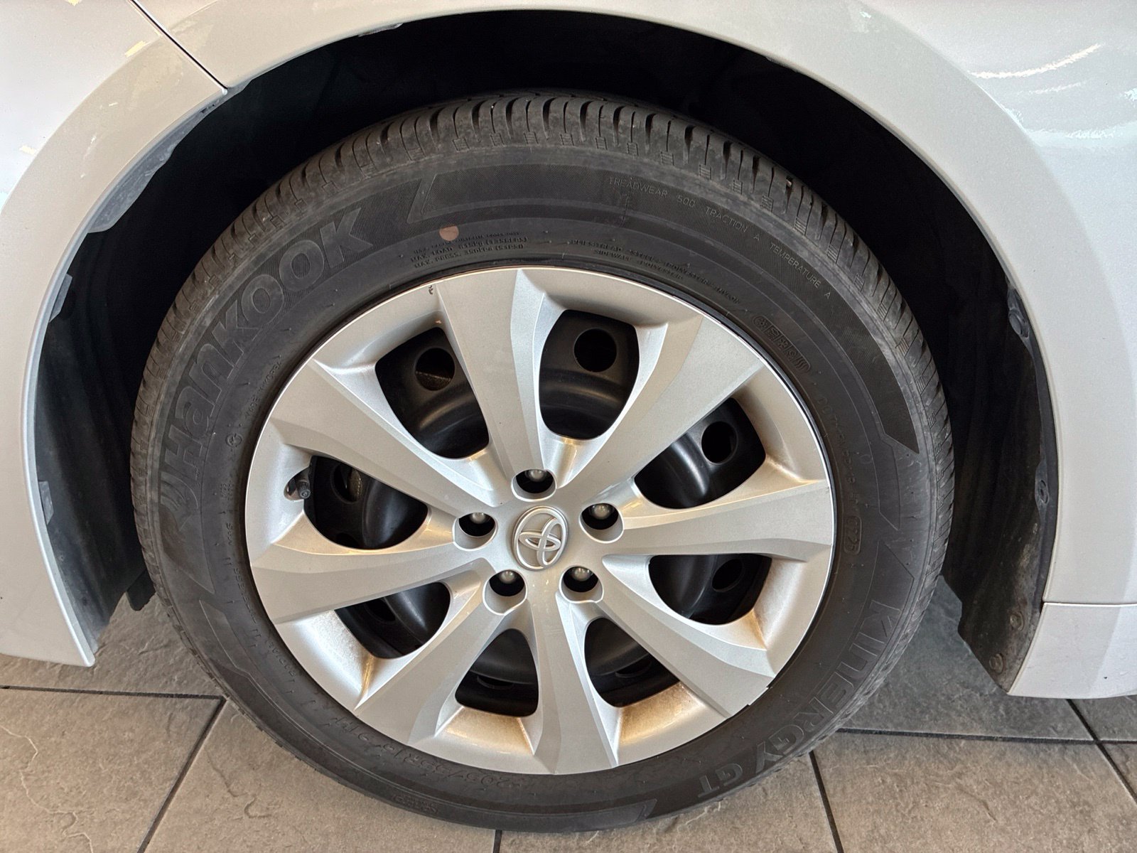 Used 2025 Toyota Corolla LE FWD image 8