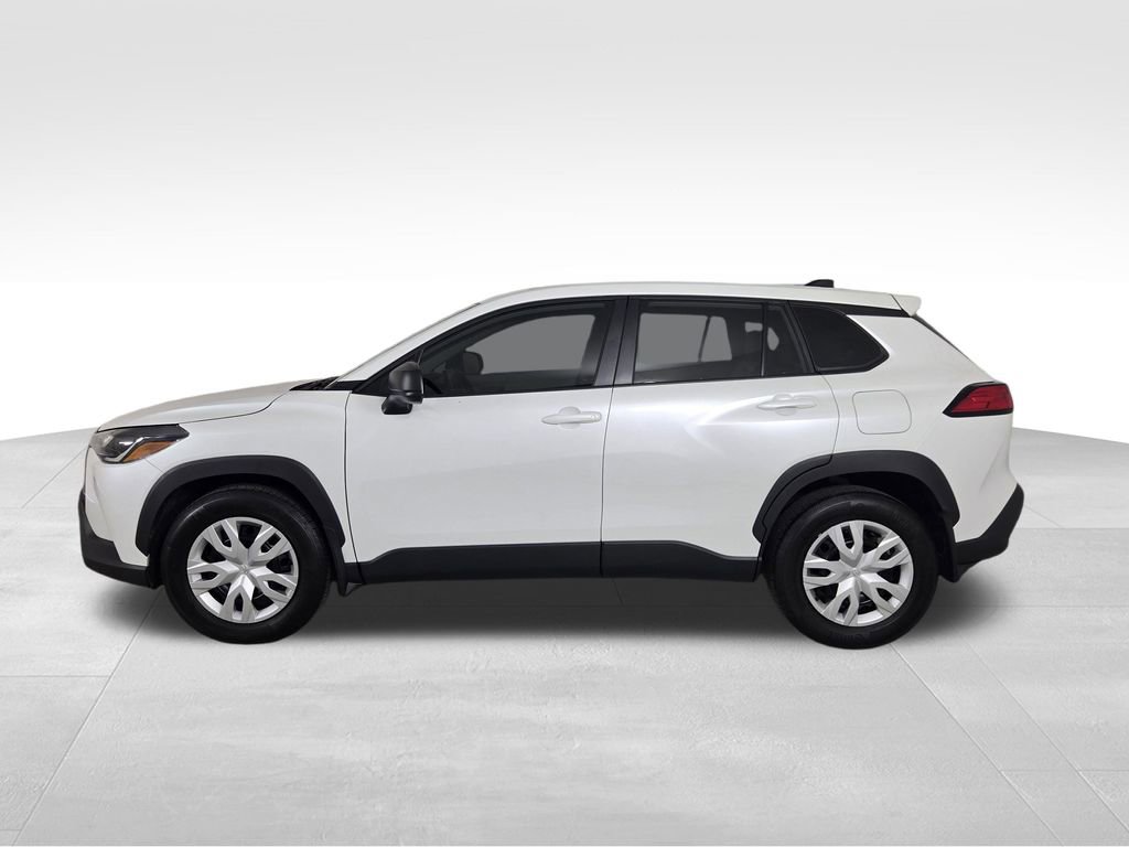Used 2025 Toyota Corolla Cross L FWD image 4
