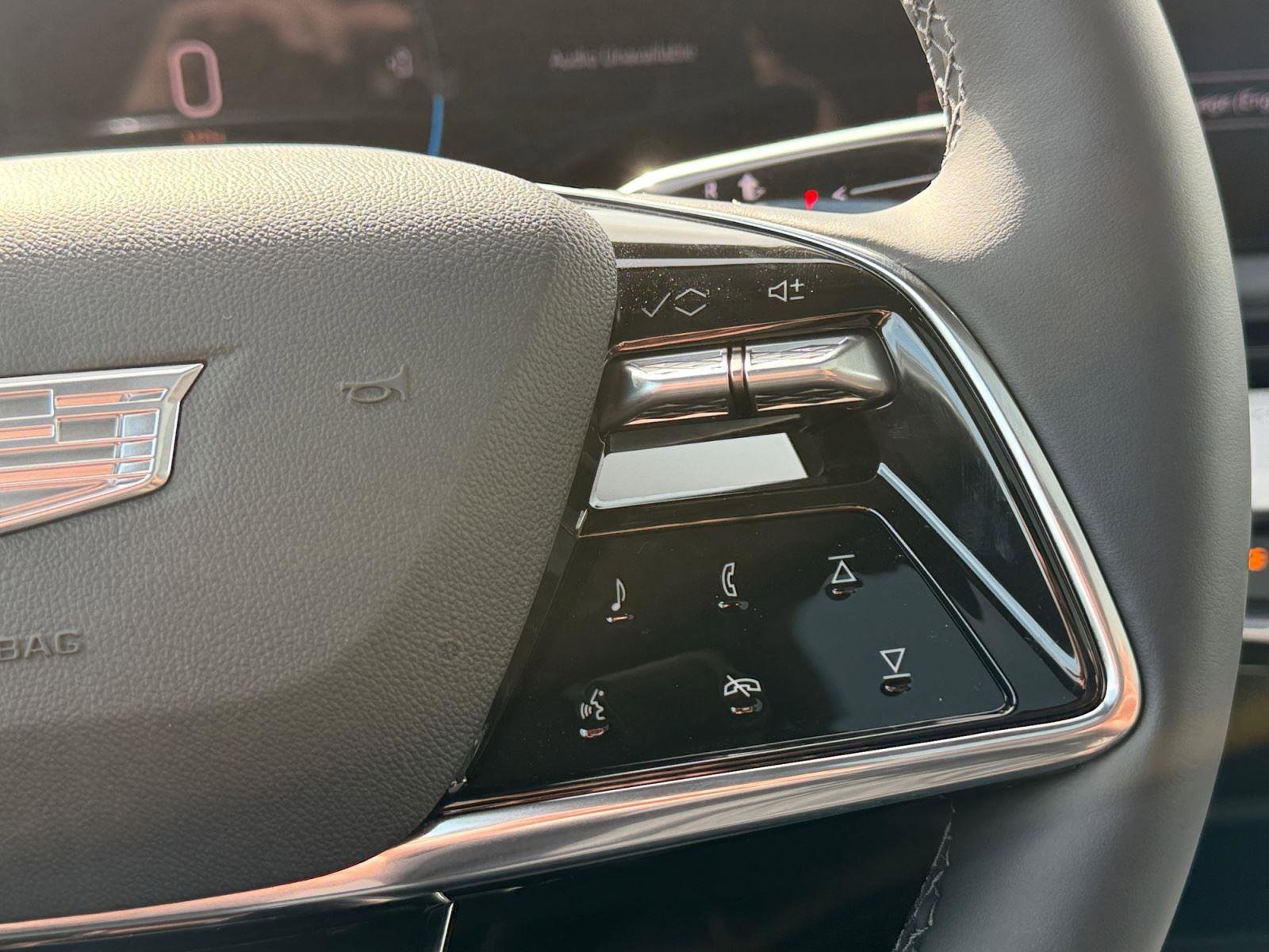 New 2026 Cadillac Optiq Luxury 1 image 21