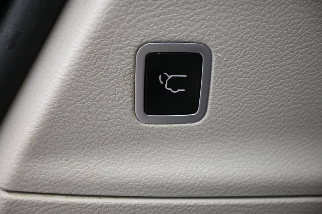 Used 2019 Chrysler Pacifica Touring-L FWD image 25