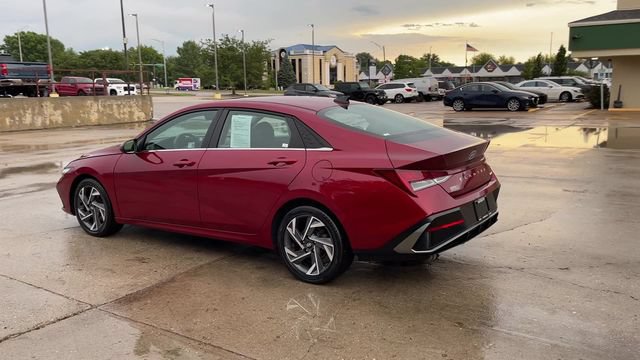 Used 2025 Hyundai Elantra Limited FWD image 6