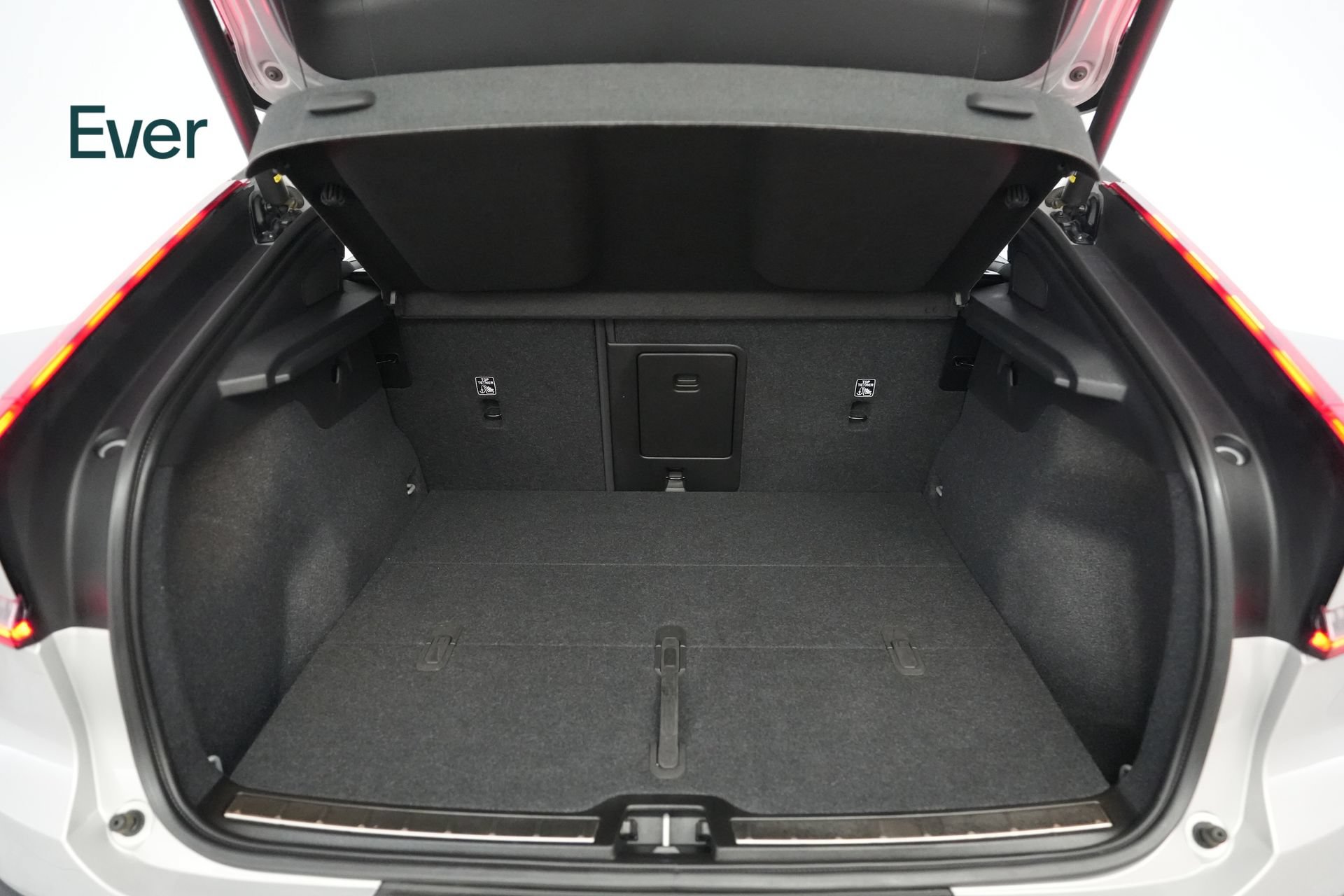 Used 2023 Volvo C40 P8 Recharge Ultimate AWD/4WD image 8