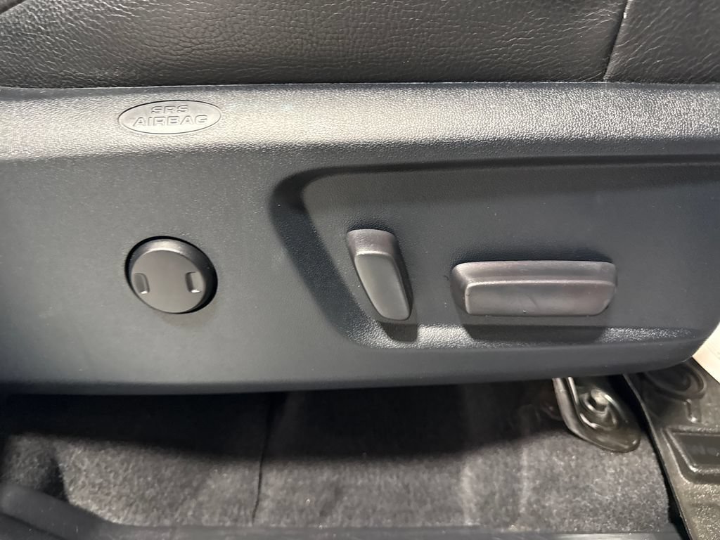 Used 2018 Toyota Tundra Limited AWD/4WD image 32