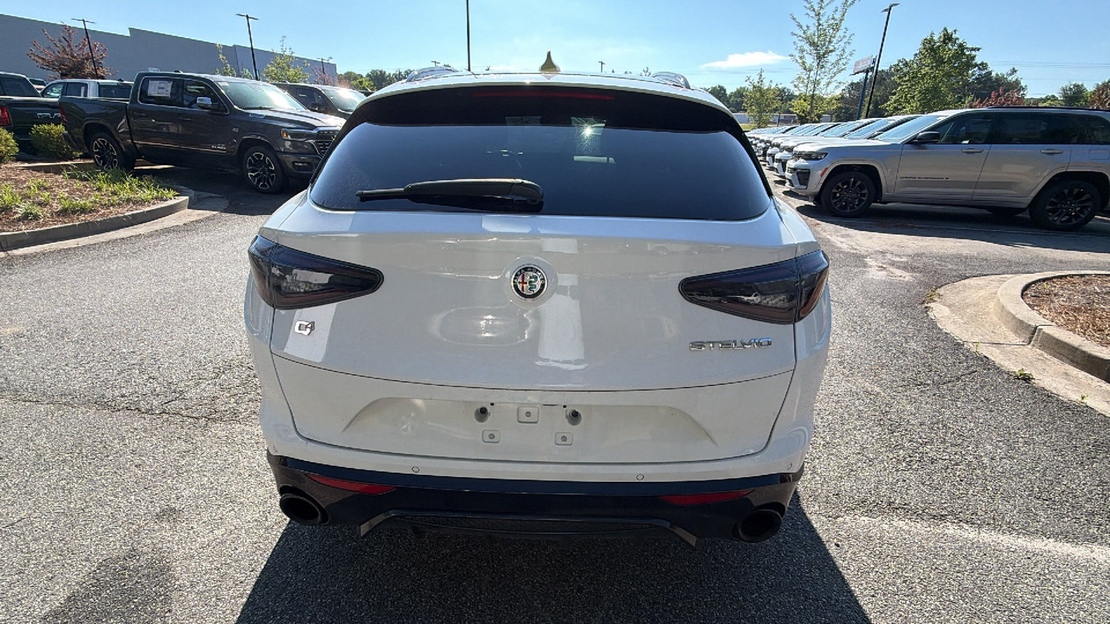 Used 2025 Alfa Romeo Stelvio Sprint w/ Veloce Package AWD/4WD image 9