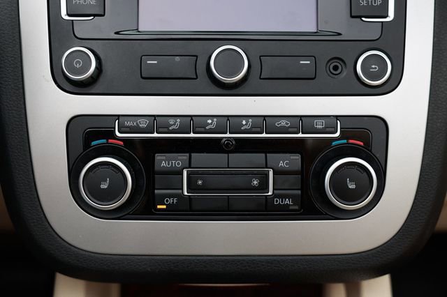 Used 2012 Volkswagen Eos Executive image 33