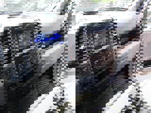 Used 2022 Ford F550 4x4 SuperCab Super Duty image 15