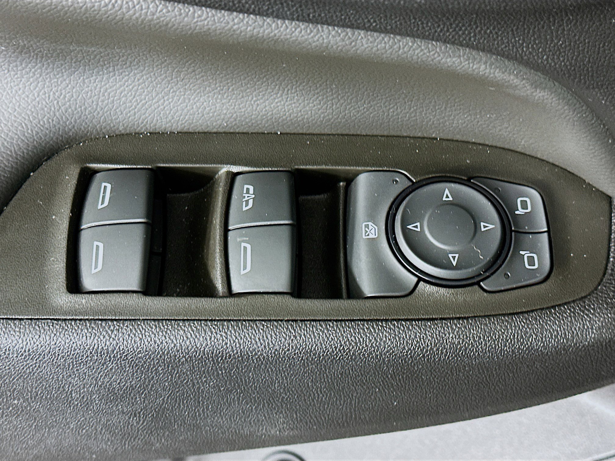 Used 2023 Chevrolet Equinox LT w/ Driver Convenience Package image 15