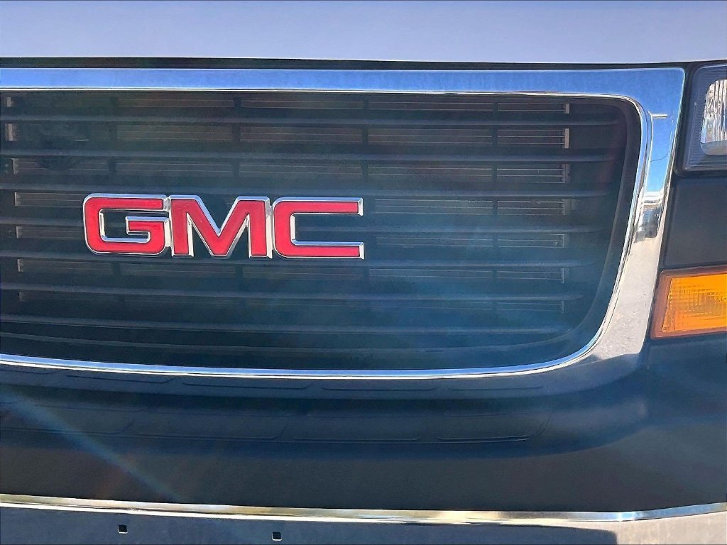 Used 2025 GMC Savana 2500 w/ Driver Convenience Package RWD image 29