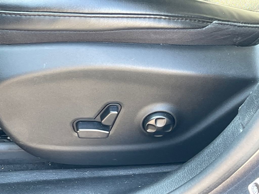 Used 2020 Jeep Cherokee Latitude Plus image 30