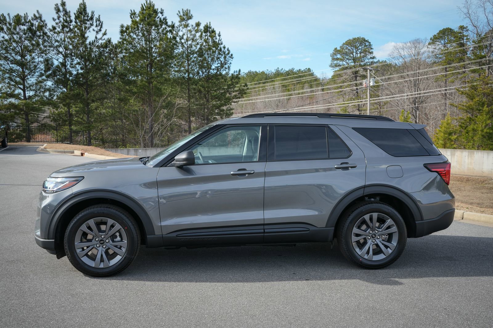New 2026 Ford Explorer Active w/ Active Comfort Package image 5
