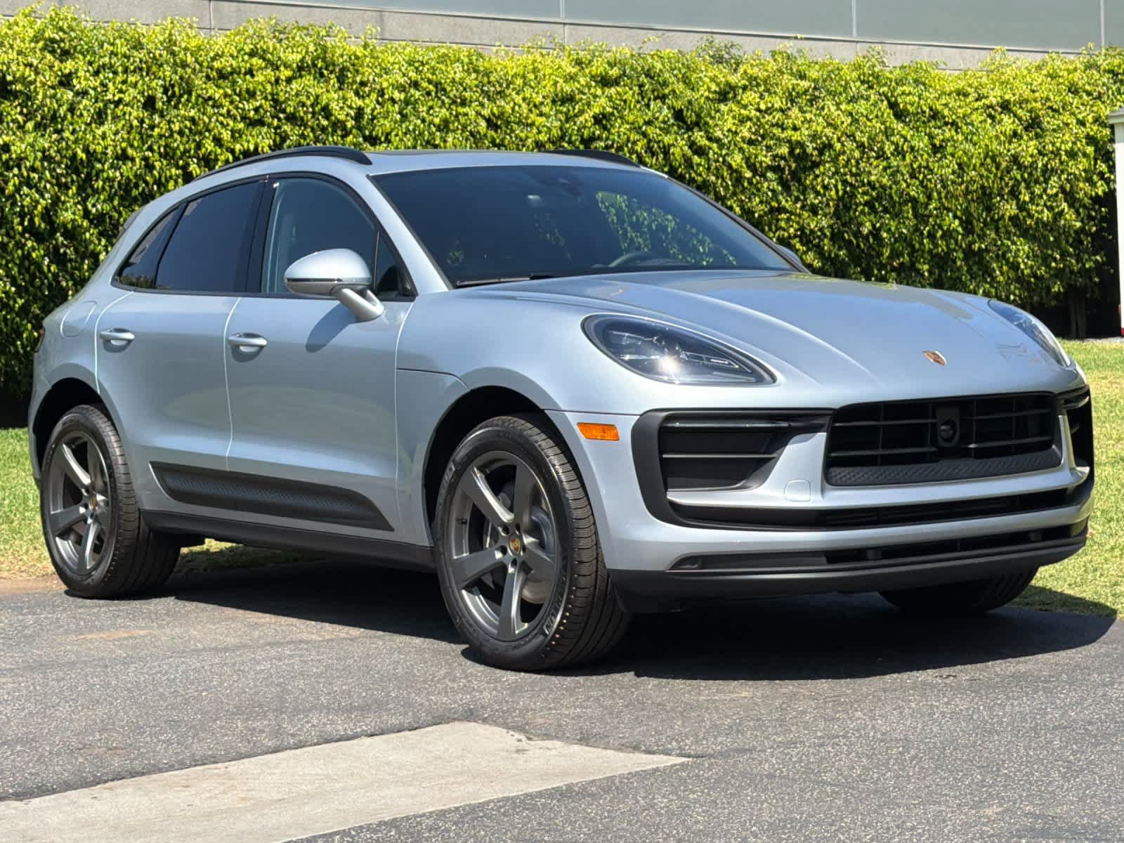 New 2026 Porsche Macan AWD/4WD image 10