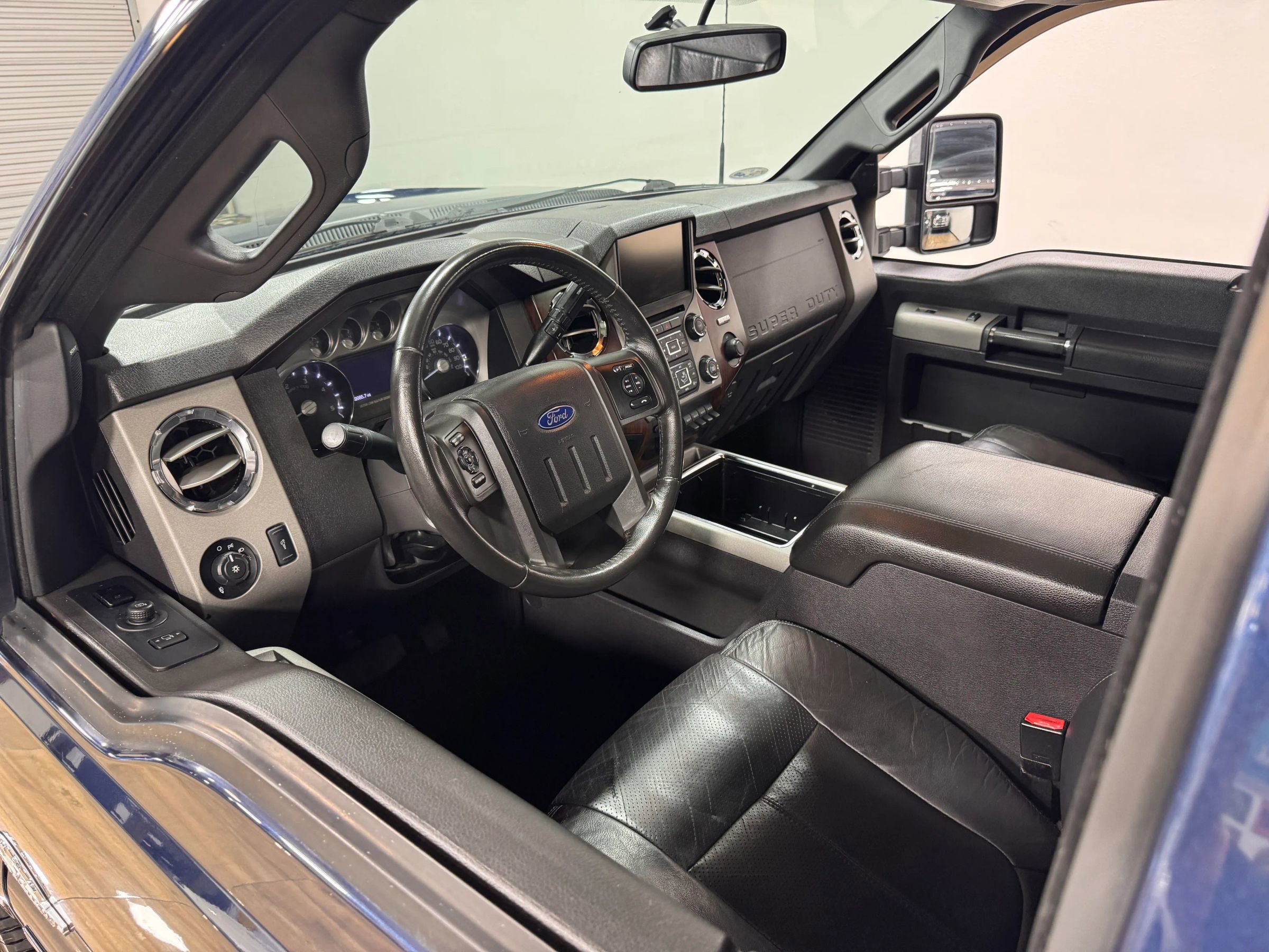 Used 2013 Ford F250 Lariat w/ Lariat Ultimate Pkg AWD/4WD image 14