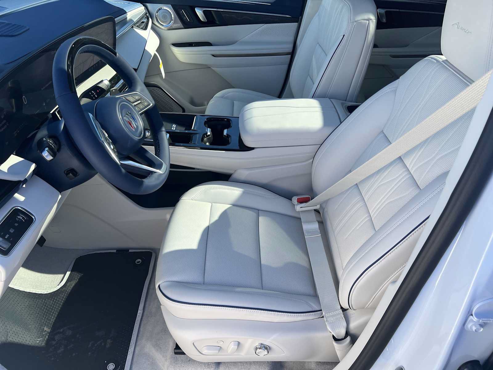 New 2026 Buick Enclave Avenir w/ Super Cruise Package FWD image 18