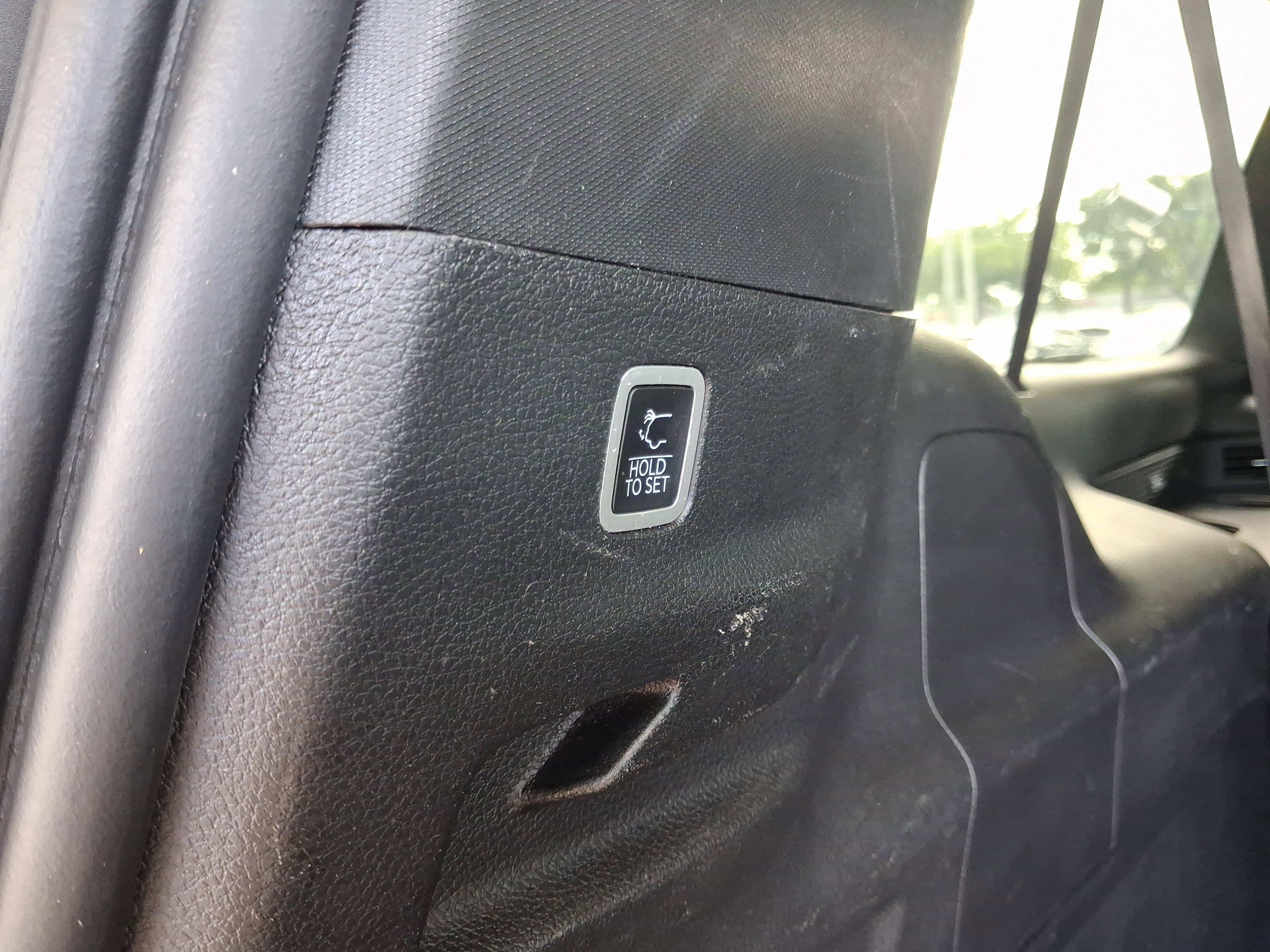 Used 2024 Jeep Wagoneer L Series II RWD image 6