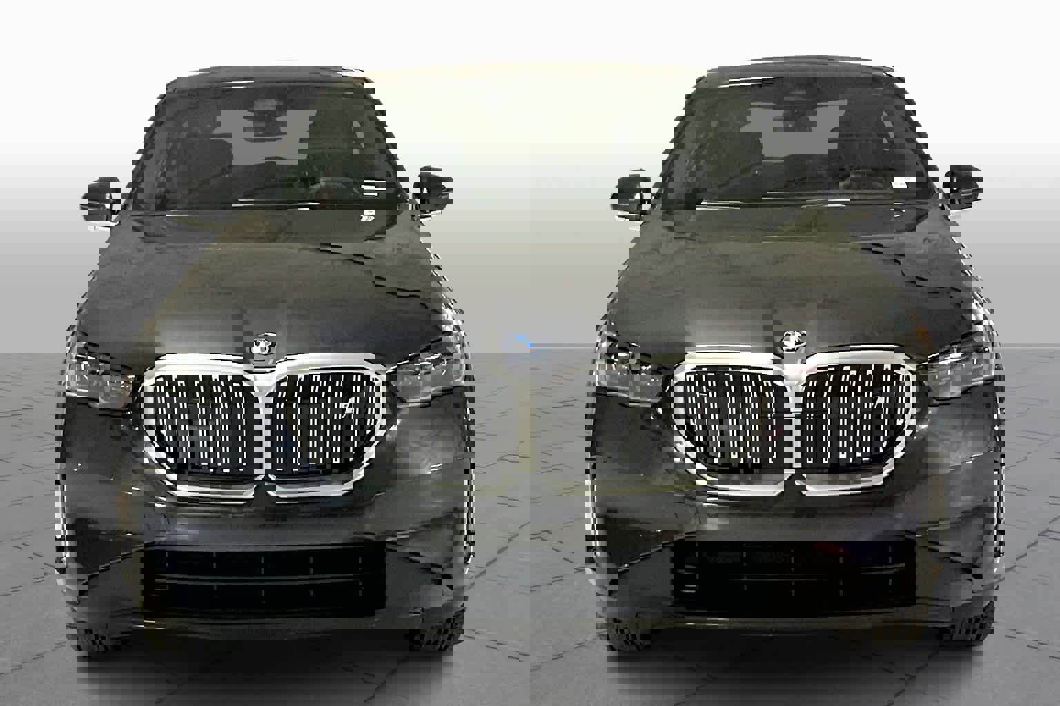 Used 2025 BMW i5 eDrive40i w/ Premium Package image 3