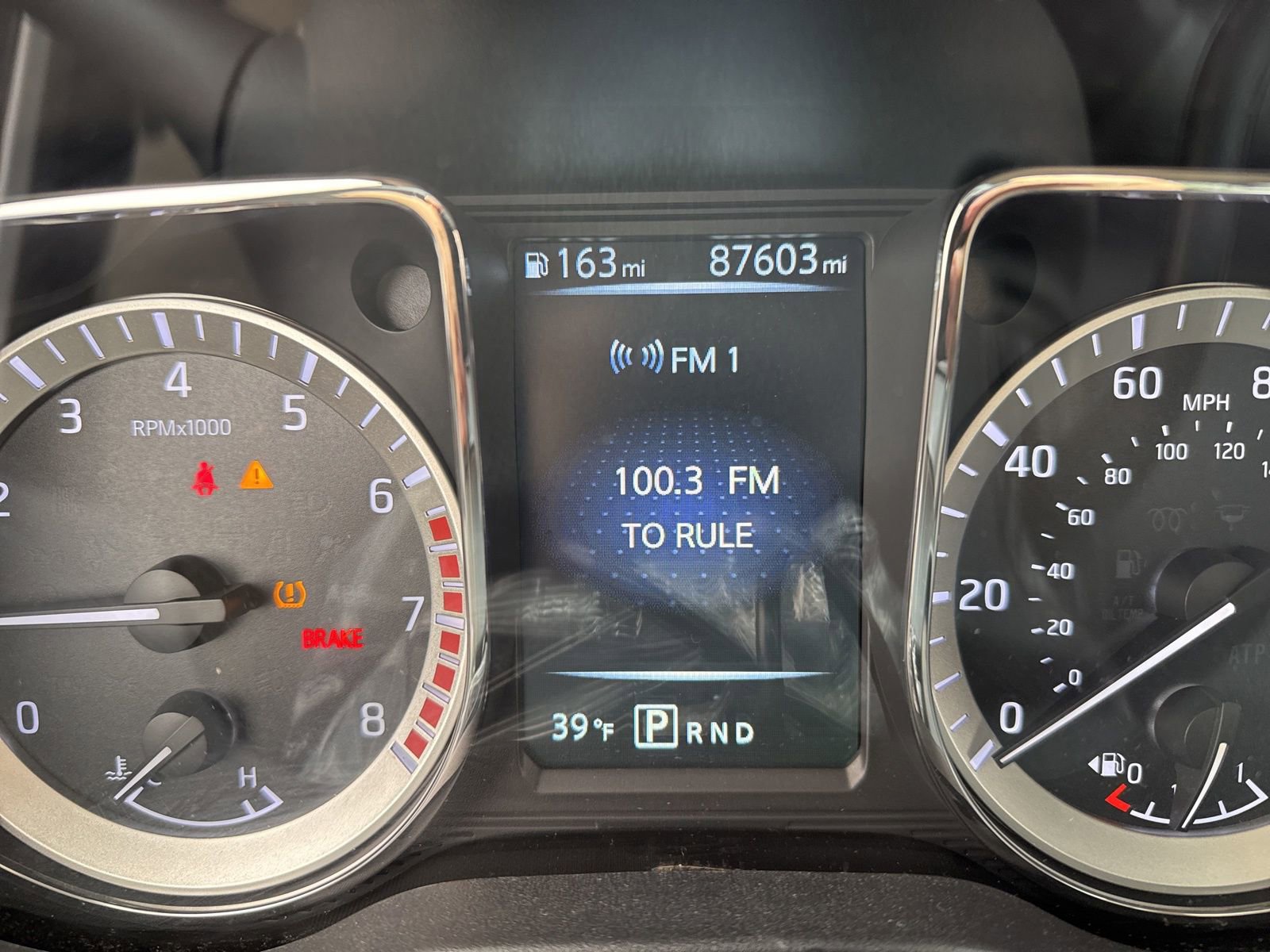 Used 2018 Nissan Titan SV image 14