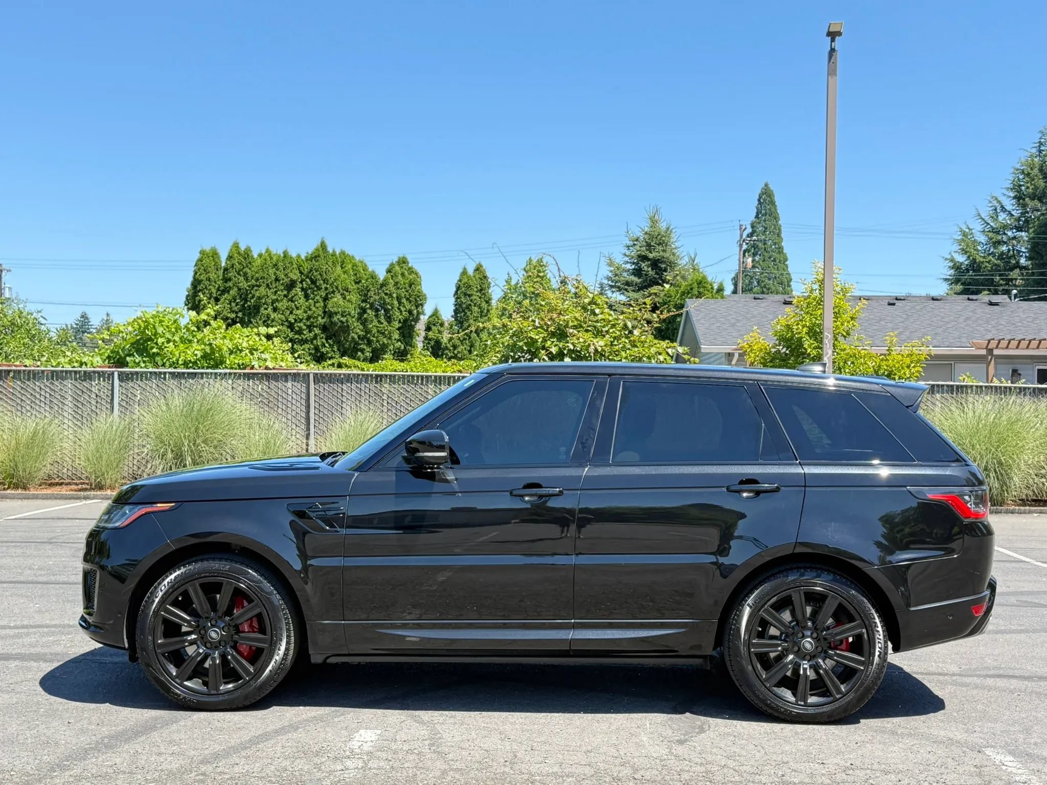 Used 2019 Land Rover Range Rover Sport Supercharged AWD/4WD image 2