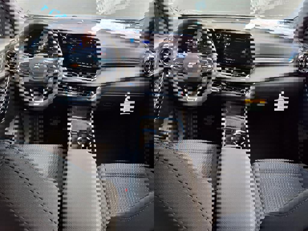 New 2025 Chevrolet Equinox LT w/ Safety and Technology Package image 7