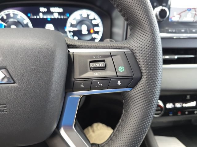 Used 2024 Mitsubishi Outlander SEL AWD/4WD image 26