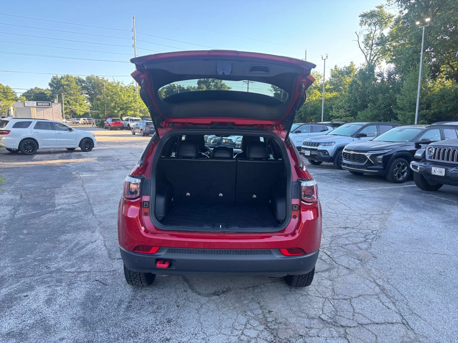 Used 2025 Jeep Compass Trailhawk AWD/4WD image 30