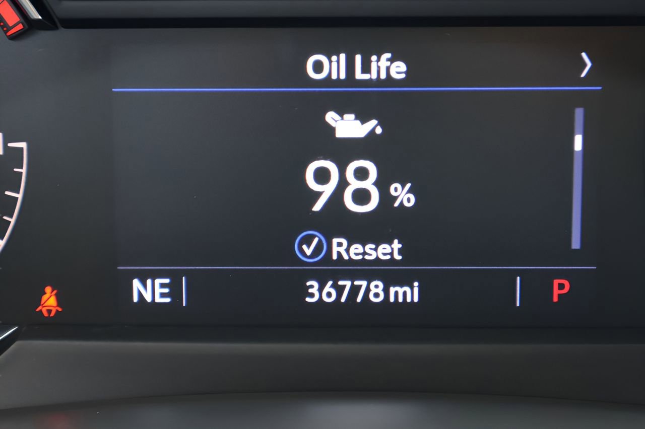 Used 2023 Cadillac XT4 Premium Luxury image 24