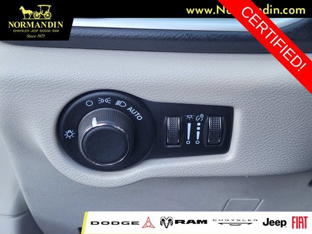 Certified 2023 Chrysler Voyager LX FWD image 13