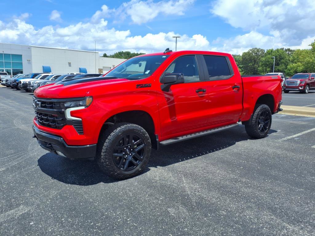 Used 2024 Chevrolet Silverado 1500 LT Trail Boss w/ Convenience Package II image 3