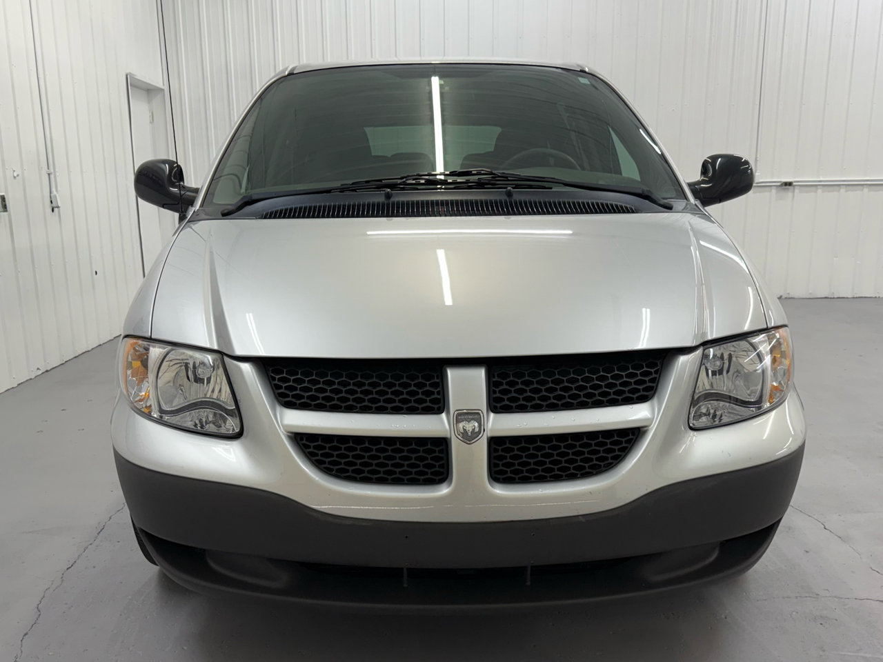 Used 2002 Dodge Caravan SE image 16