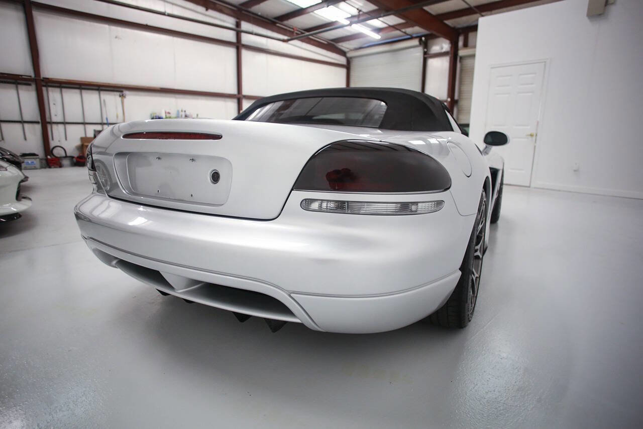 Used 2003 Dodge Viper SRT-10 RWD image 8