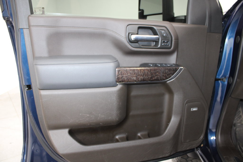 Used 2022 GMC Sierra 2500 Denali w/ Denali Ultimate Package AWD/4WD image 16
