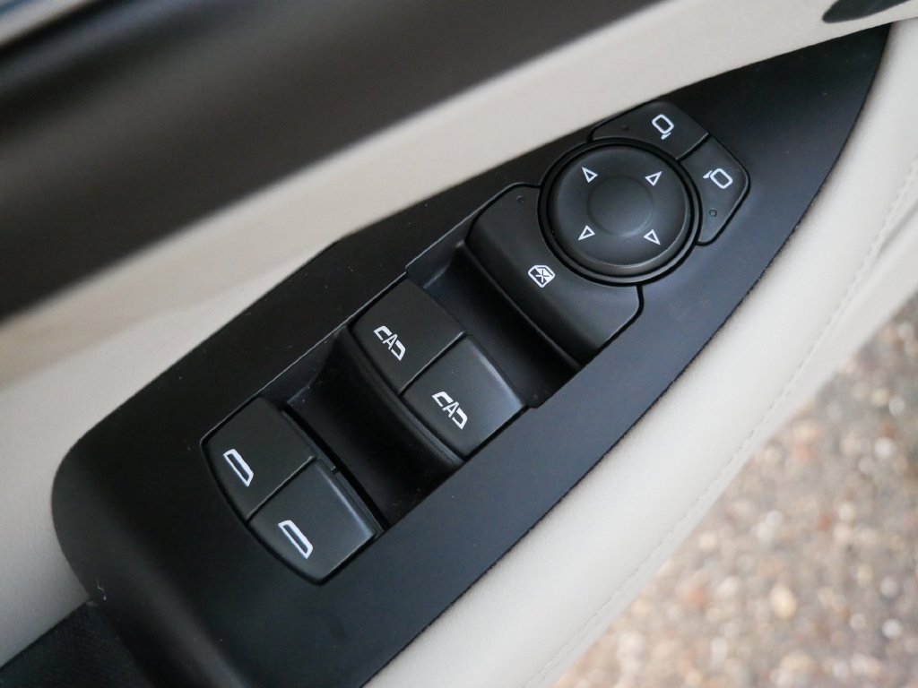 Used 2018 Buick LaCrosse Essence FWD image 13