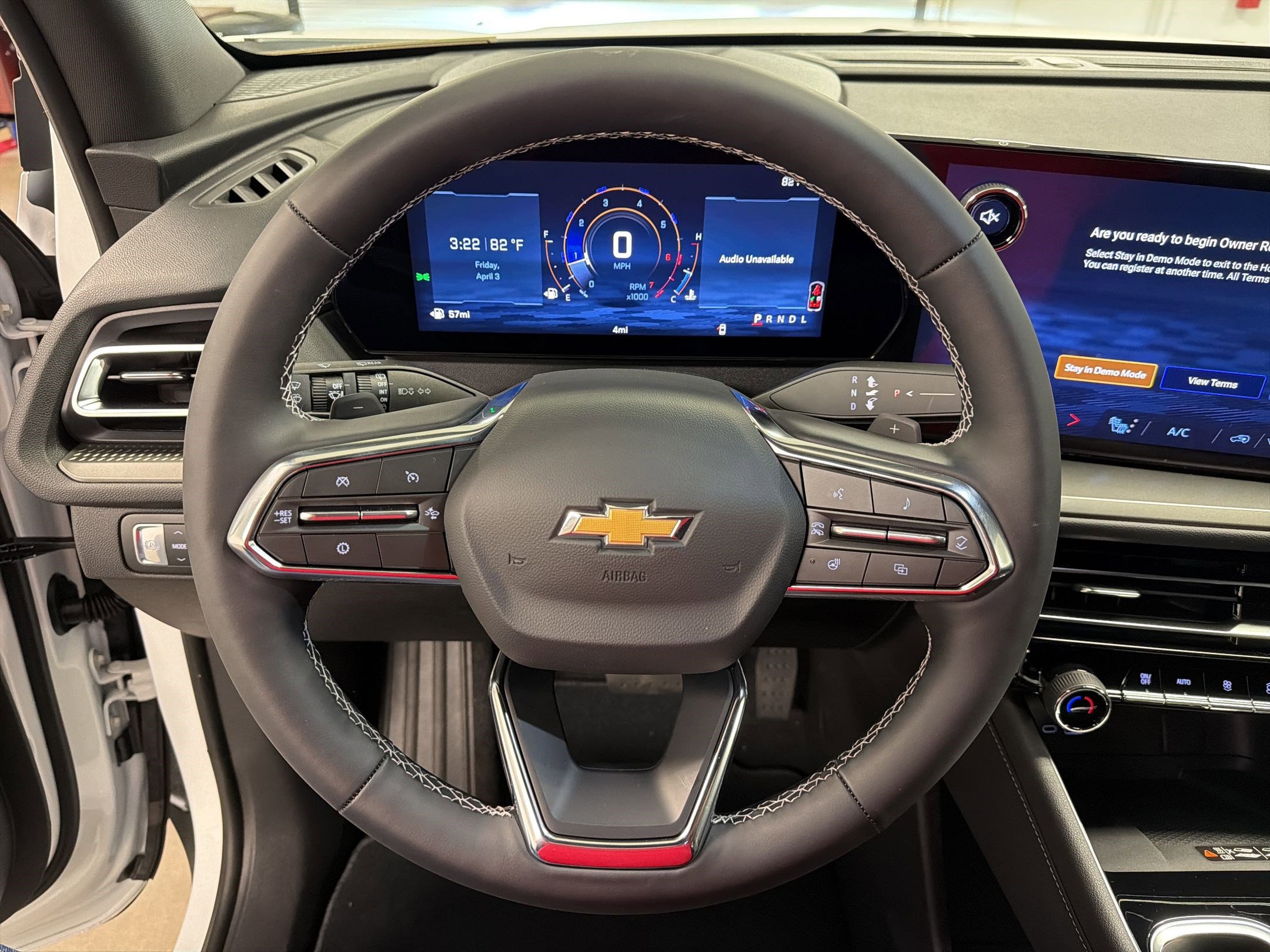 New 2026 Chevrolet Traverse LT image 15