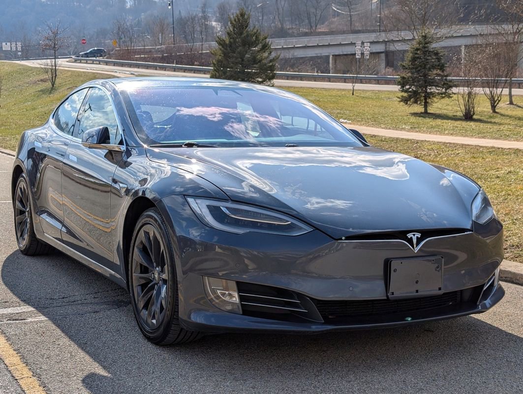 Used 2018 Tesla Model S 100D image 2